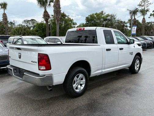 Bright White Clearcoat 2024 RAM 1500 Classic SLT