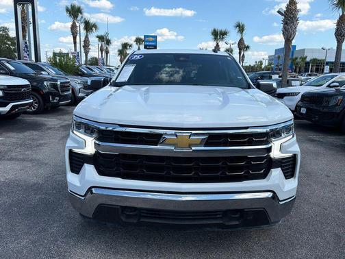 Summit White 2025 Chevrolet Silverado 1500 LT