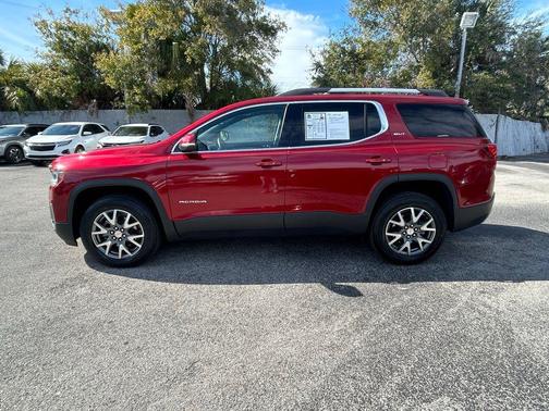 2023 GMC Acadia SLT
