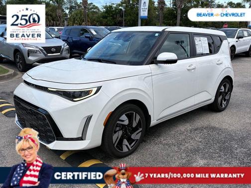 Snow White Pearl 2025 Kia Soul GT-Line