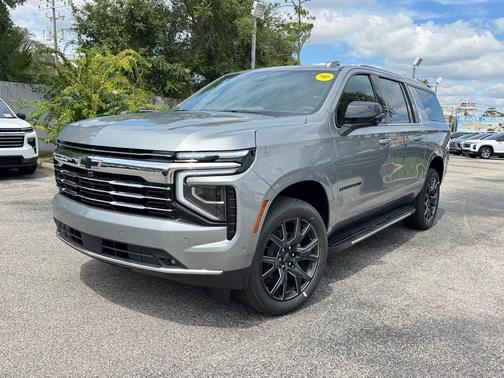 2025 Chevrolet Suburban LT