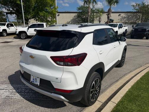 Summit White 2025 Chevrolet Trailblazer LT
