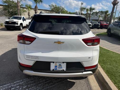Summit White 2025 Chevrolet Trailblazer LT