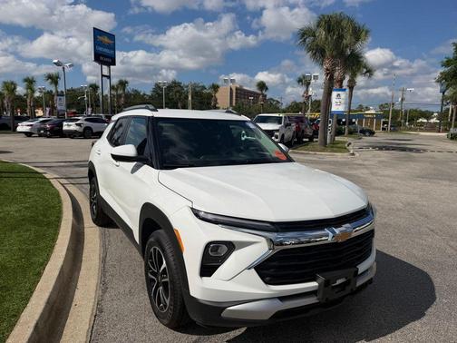 Summit White 2025 Chevrolet Trailblazer LT