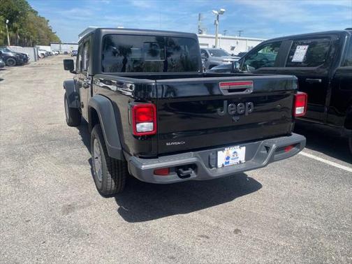 2023 Jeep Gladiator Sport S
