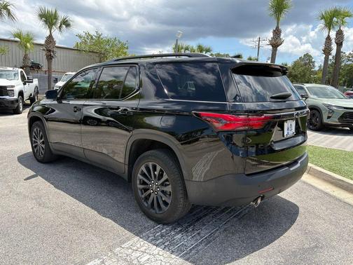 Black Metallic 2023 Chevrolet Traverse RS