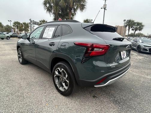 2025 Chevrolet Trax LT