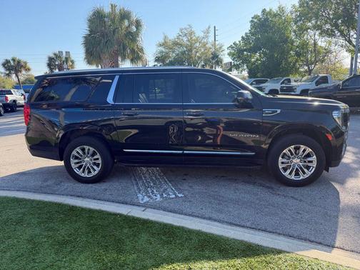 Onyx Black 2022 GMC Yukon XL SLT