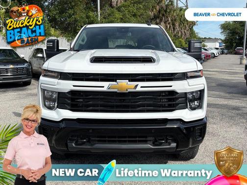 Summit White 2026 Chevrolet Silverado 2500 Custom
