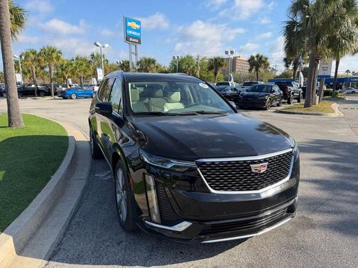 Stellar Black Metallic 2023 Cadillac XT6 Premium Luxury FWD