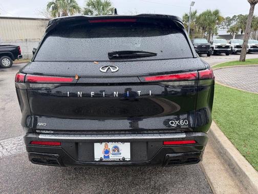2022 INFINITI QX60 Pure