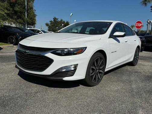 2025 Chevrolet Malibu FWD RS
