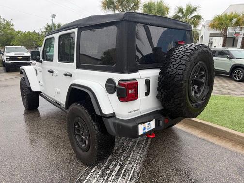 Bright White Clearcoat 2023 Jeep Wrangler Rubicon