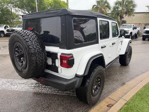 Bright White Clearcoat 2023 Jeep Wrangler Rubicon