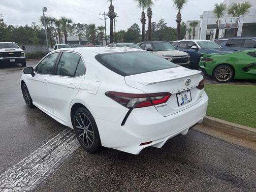 Ice 2023 Toyota Camry SE