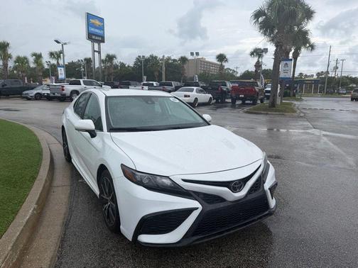 Ice 2023 Toyota Camry SE