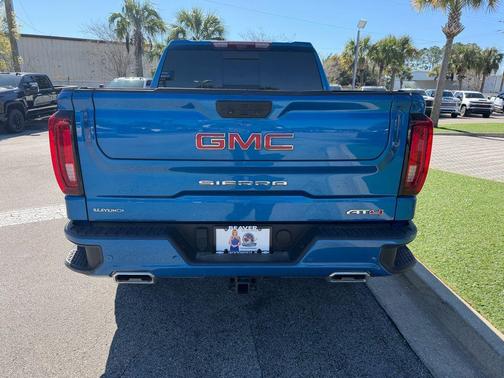 2023 GMC Sierra 1500 AT4