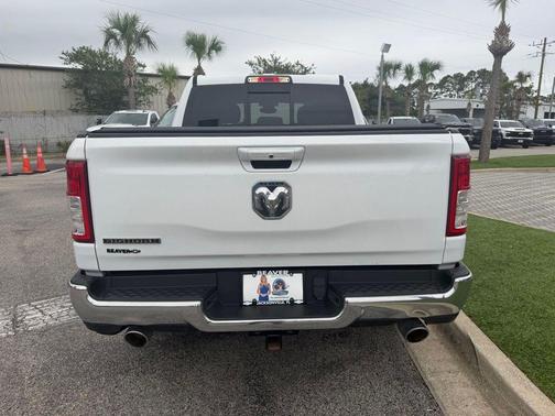Bright White Clearcoat 2022 RAM 1500 Big Horn/Lone Star