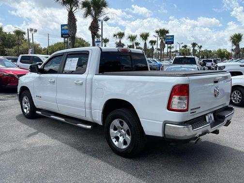 Bright White Clearcoat 2022 RAM 1500 Big Horn/Lone Star