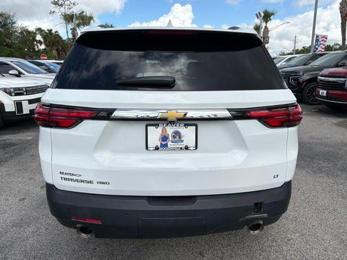 Summit White 2023 Chevrolet Traverse LT Cloth