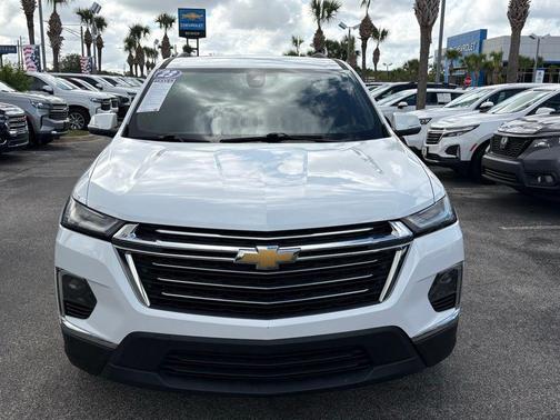 Summit White 2023 Chevrolet Traverse LT Cloth
