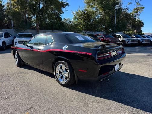 2015 Dodge Challenger SXT