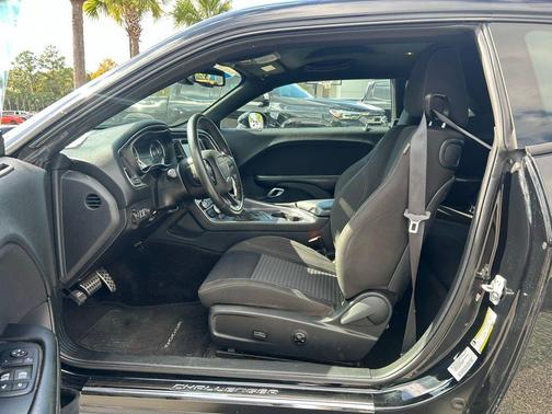 2015 Dodge Challenger SXT