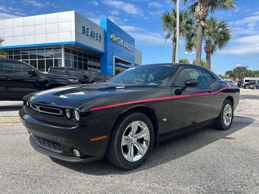 2015 Dodge Challenger SXT