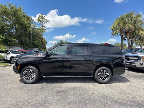 2025 Chevrolet Suburban 4WD Z71