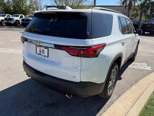 2024 Chevrolet Traverse LT Cloth