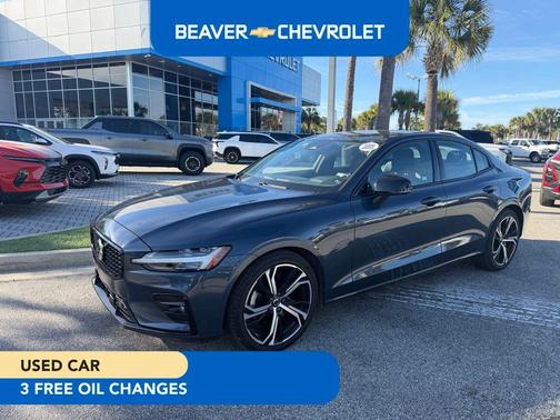 2024 Volvo S60 B5 Core Dark Theme