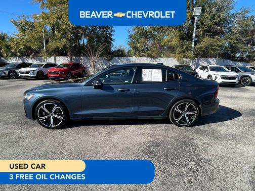 2024 Volvo S60 B5 Core Dark Theme