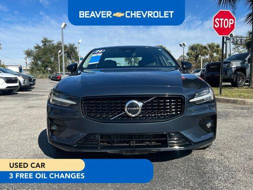 2024 Volvo S60 B5 Core Dark Theme