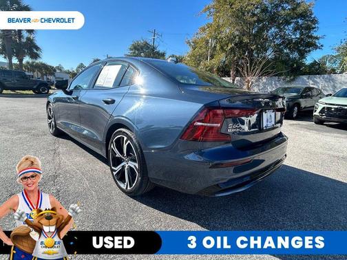 2024 Volvo S60 B5 Core Dark Theme