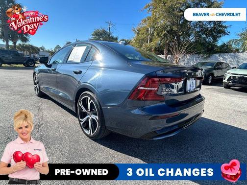 2024 Volvo S60 B5 Core Dark Theme