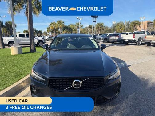 2024 Volvo S60 B5 Core Dark Theme