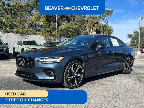 2024 Volvo S60 B5 Core Dark Theme