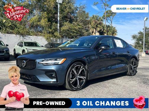 2024 Volvo S60 B5 Core Dark Theme