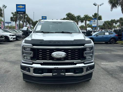 Oxford White 2024 Ford F-350 Lariat