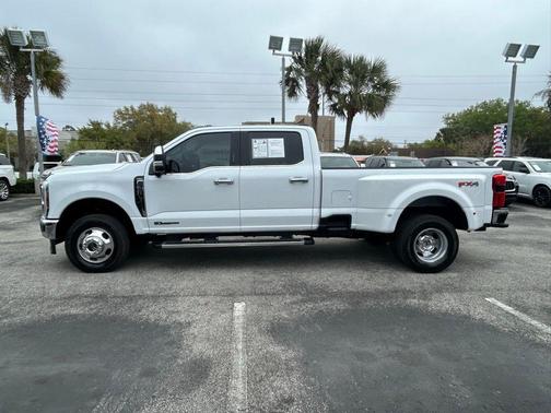 Oxford White 2024 Ford F-350 Lariat
