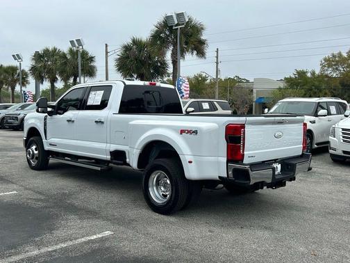 Oxford White 2024 Ford F-350 Lariat