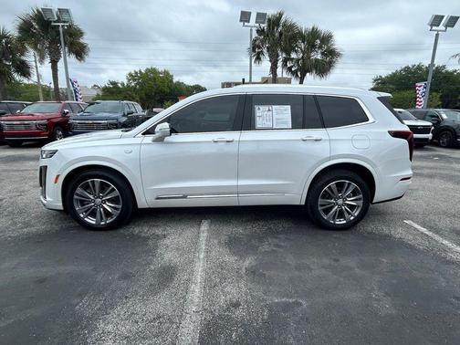 Crystal White Tricoat 2021 Cadillac XT6 Premium Luxury AWD