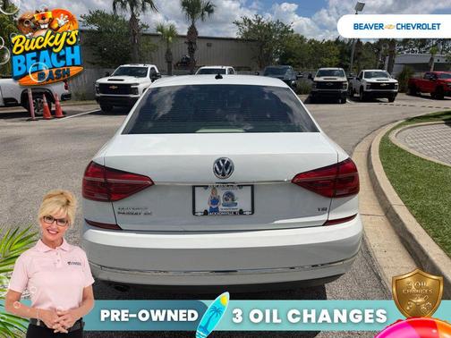 Pure White 2016 Volkswagen Passat 1.8T SE w/Technology