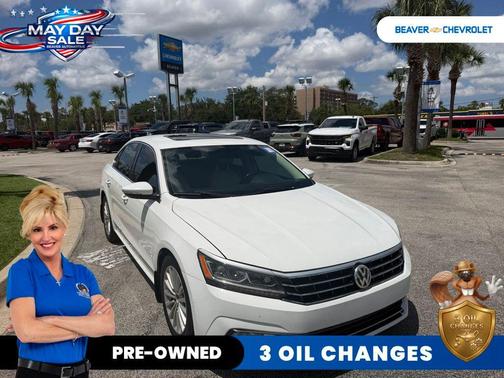 Pure White 2016 Volkswagen Passat 1.8T SE w/Technology