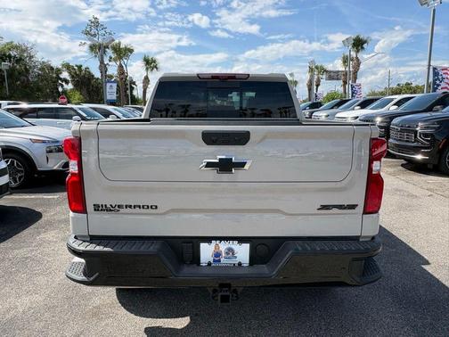 Summit White 2026 Chevrolet Silverado 1500 ZR2