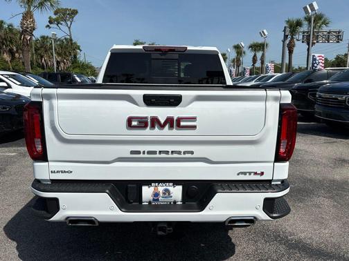 Summit White 2025 GMC Sierra 1500 AT4