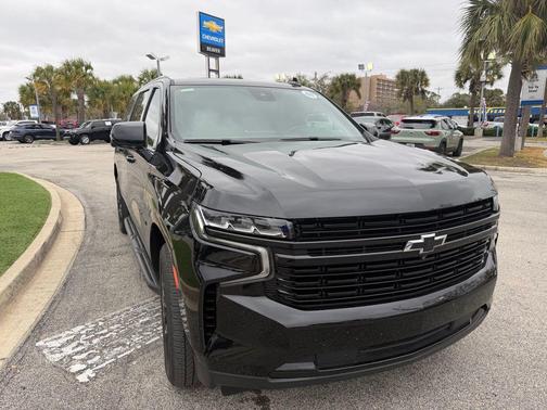 2023 Chevrolet Suburban RST
