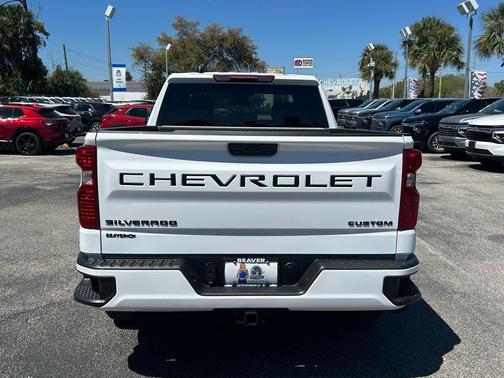 Summit White 2026 Chevrolet Silverado 1500 Custom