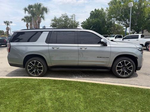 Sterling Gray Metallic 2023 Chevrolet Suburban RST