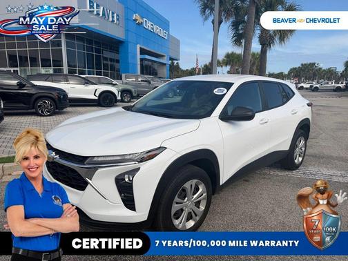 Summit White 2025 Chevrolet Trax LS